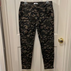 Kenzie Green Camo Skinny Ankle Jeans